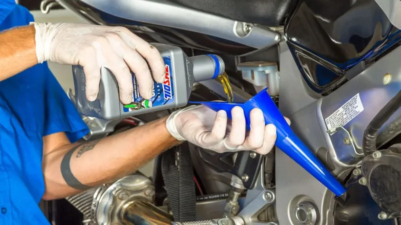 Expertly Compare AMSOIL Motorcycle Oils for Optimal Performance